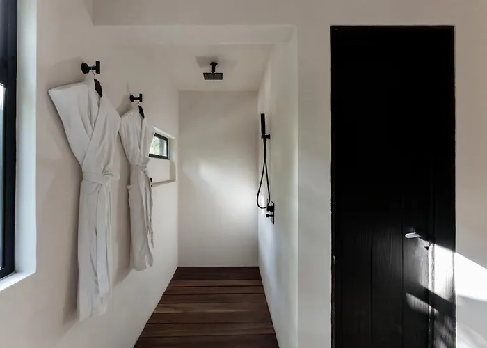 Hotel Umi *