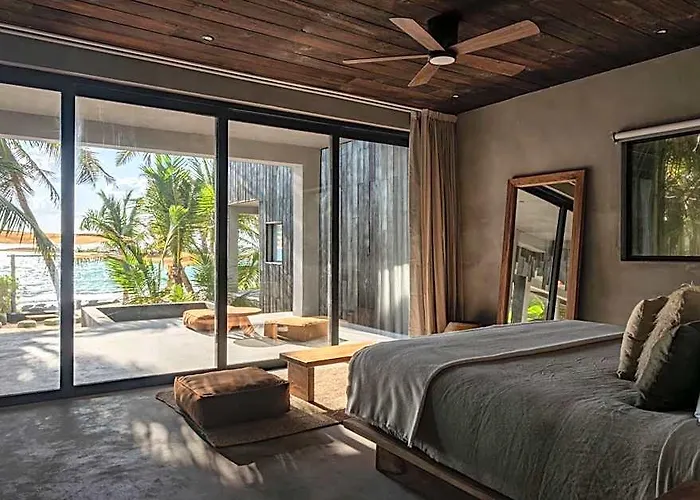 Umi Hotel *